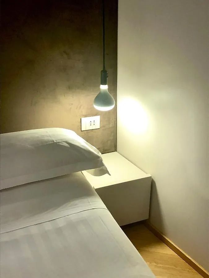 Fifty Eight Suite Milan Cerva
